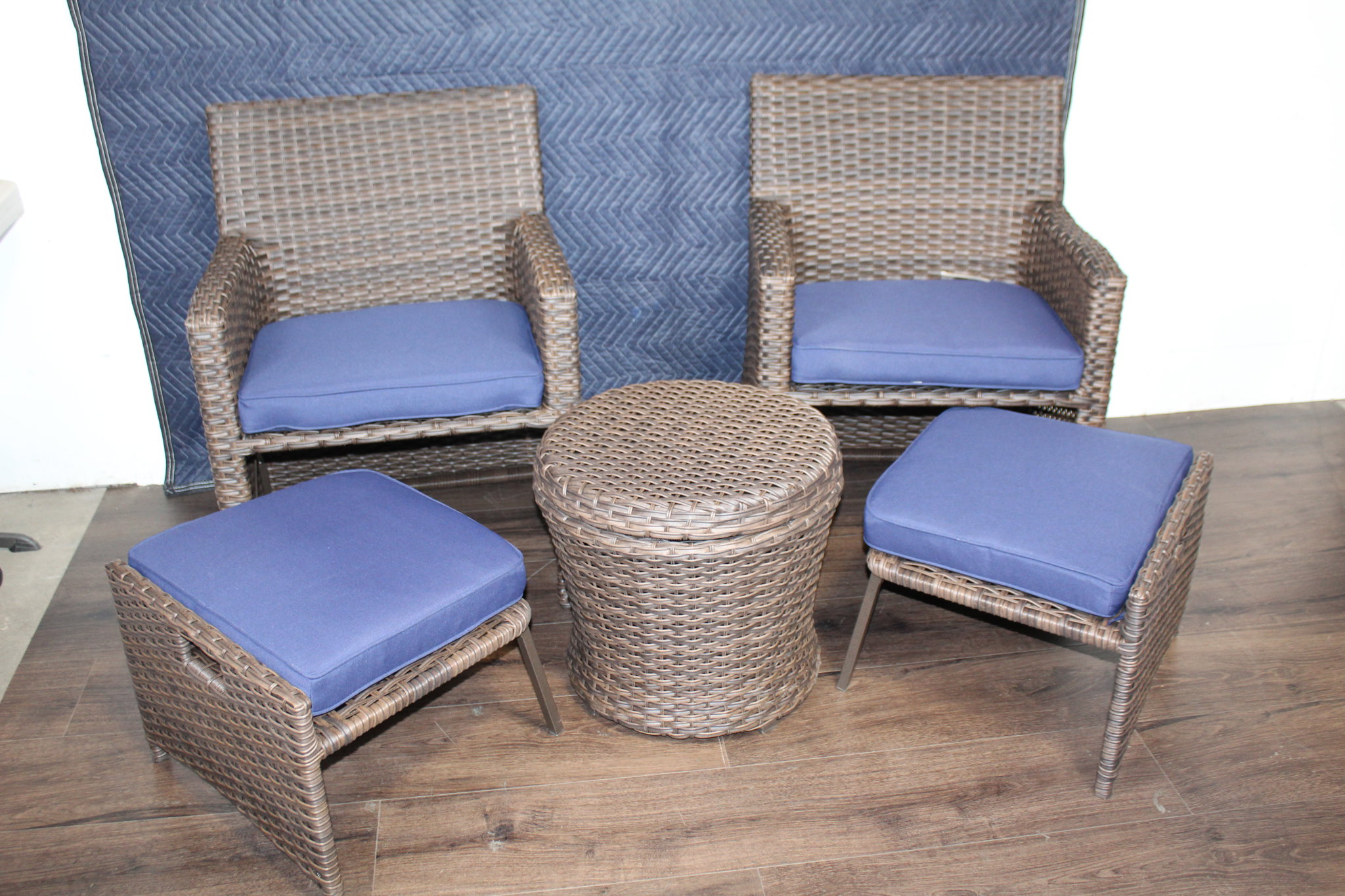 Picture of Threshold Halsted 5pc Wicker Patio Seating Set